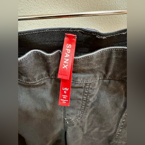 Spanx Stretch Twill Shorts 4" Navy Size L - Picture 3 of 6